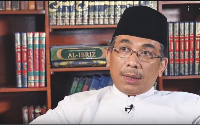 kyai_haji_yahya_bio_photo