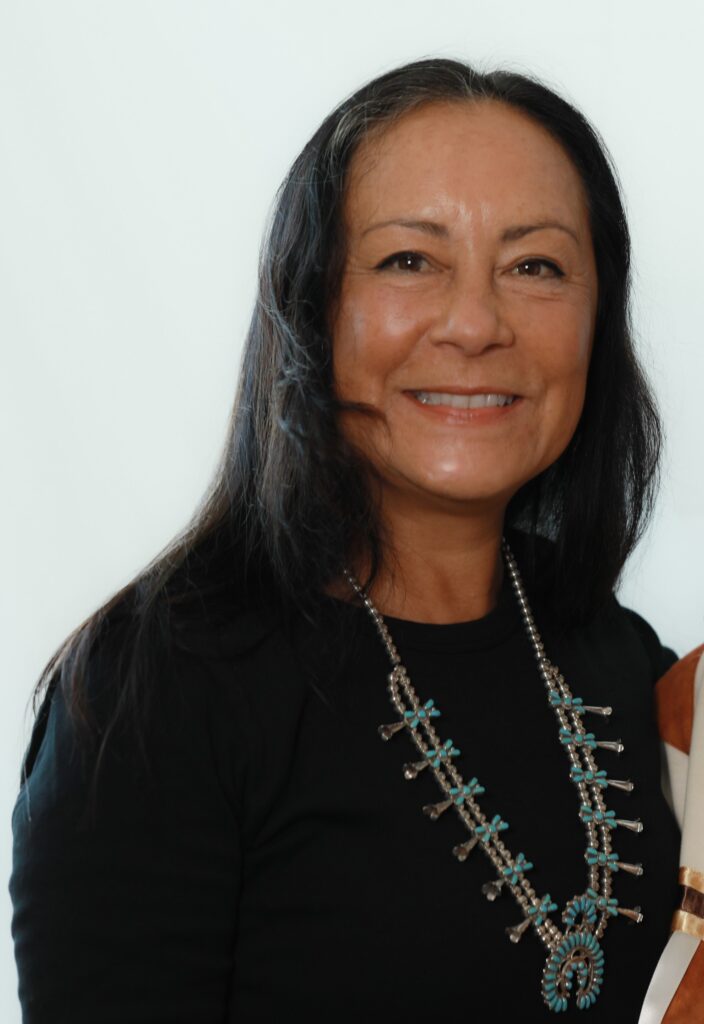 Tia Oros Peters